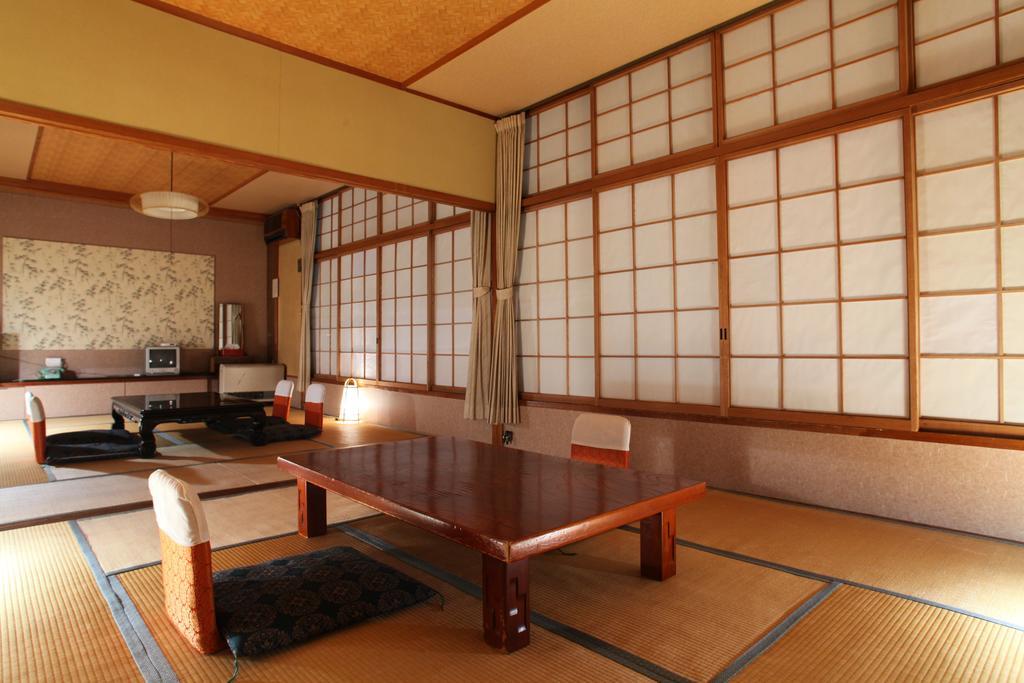 Hatsunoyu Yamanouchi  Kamer foto